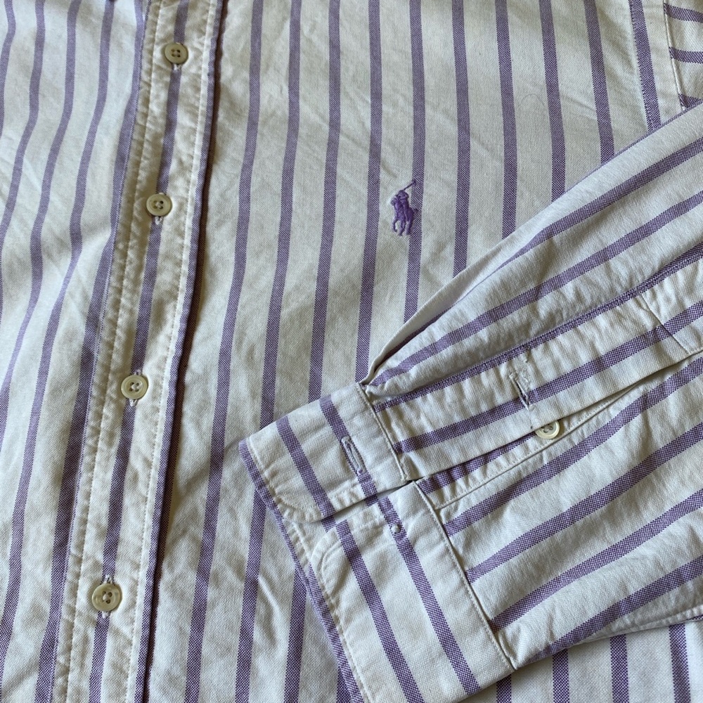 Button down - Picture 3 of 3